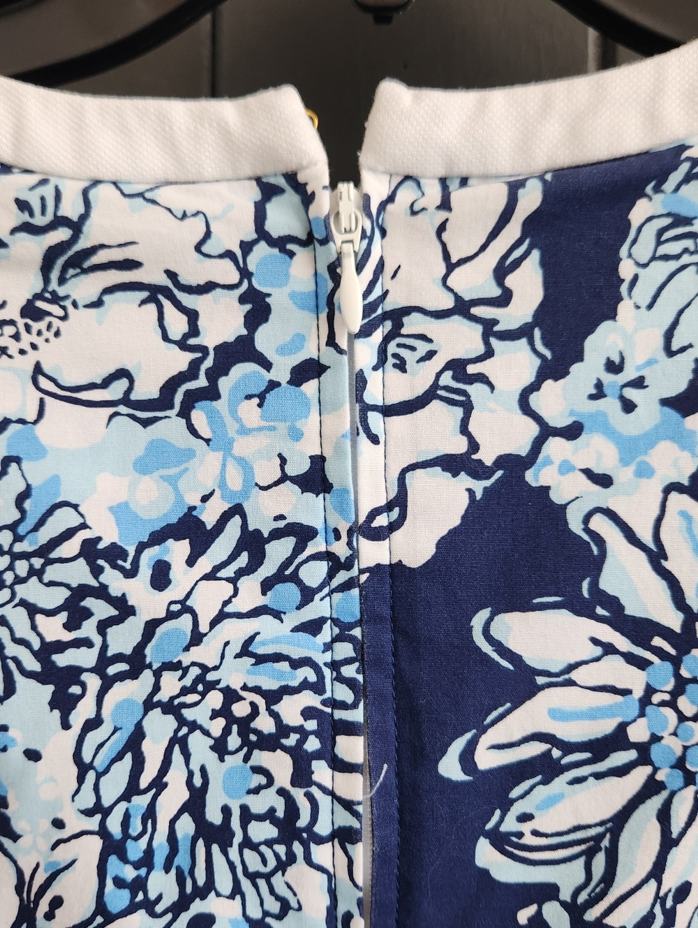 Lilly Pulitzer Sleeveless Blue Floral Cotton Dress with white trim - Picture 8 of 8